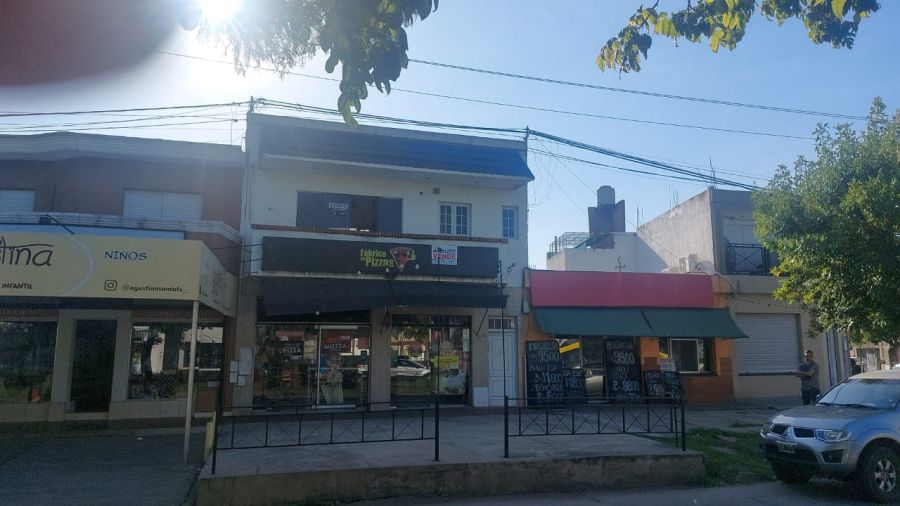 Local Comercial con Vivienda en Alquiler en SANTA FE